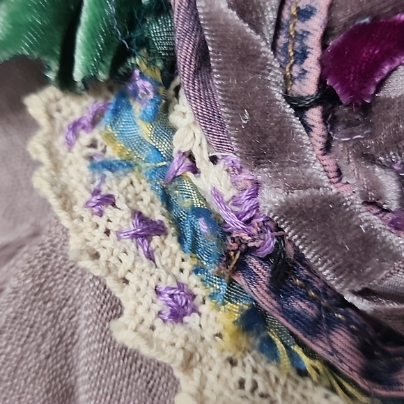 JABOT MOSSIE ANNA ARTISAN DESIGN  NWT - Picture 6 of 13